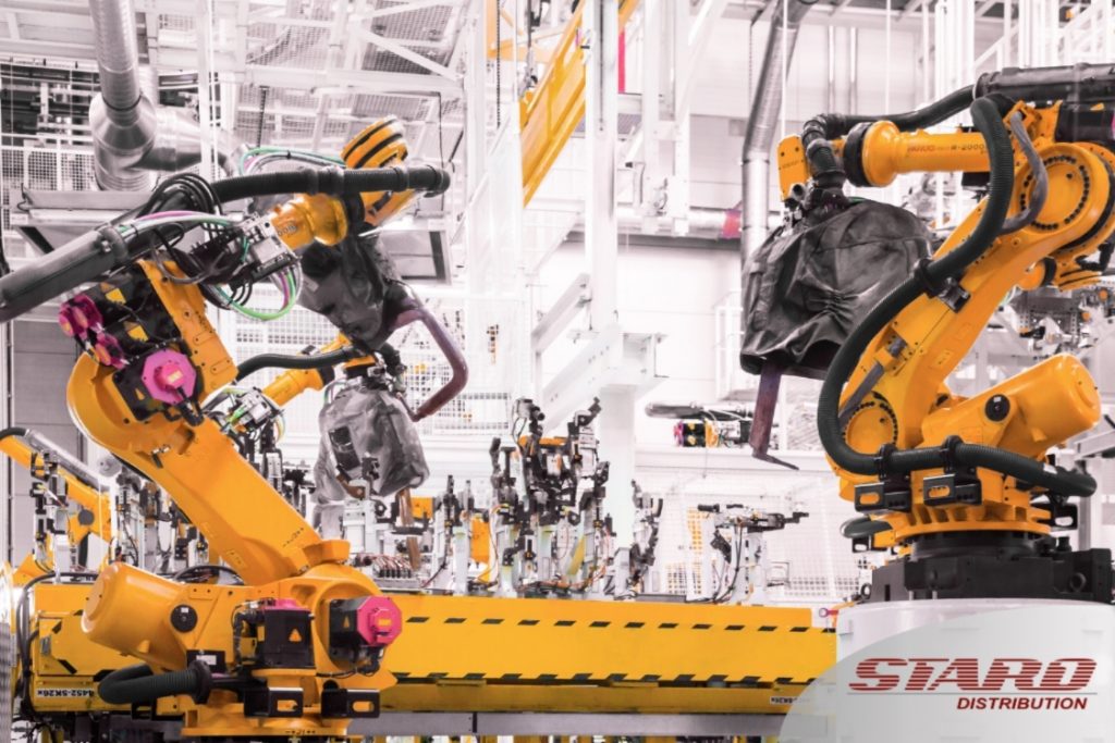 Automated vision system flagging product deviation on a packaging line