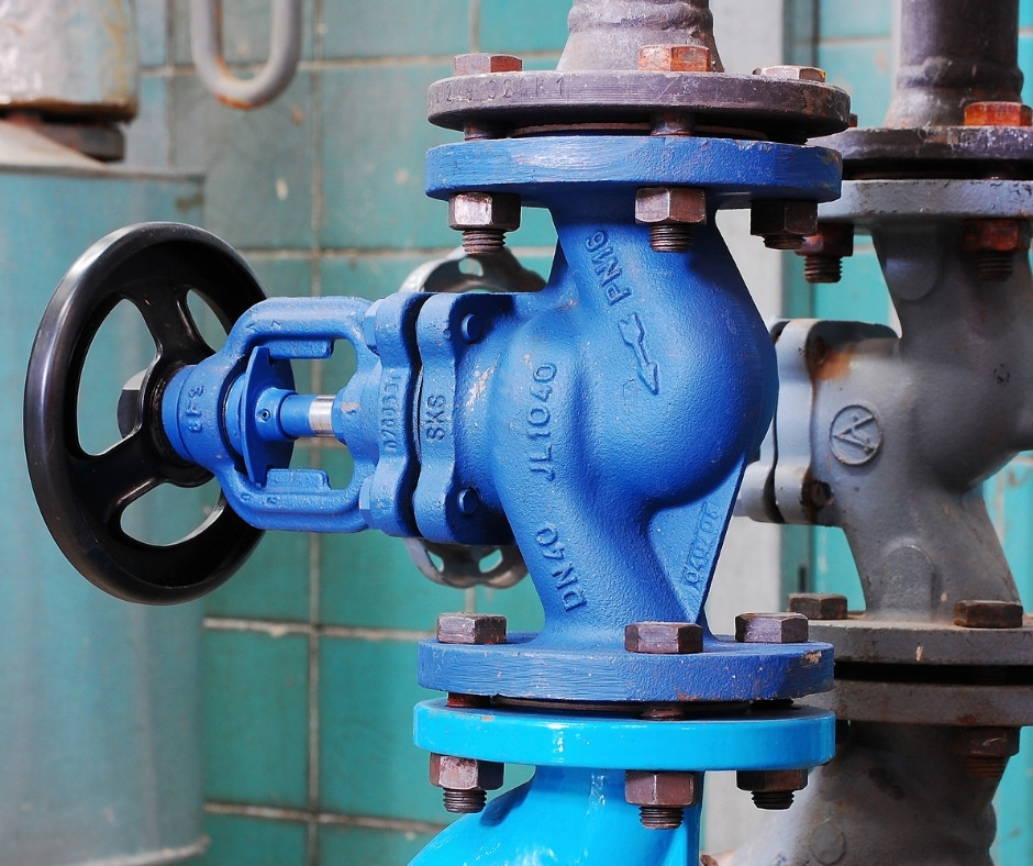 Reliable shut-off valves for mining isolating slurry pipelines in a demanding process plant